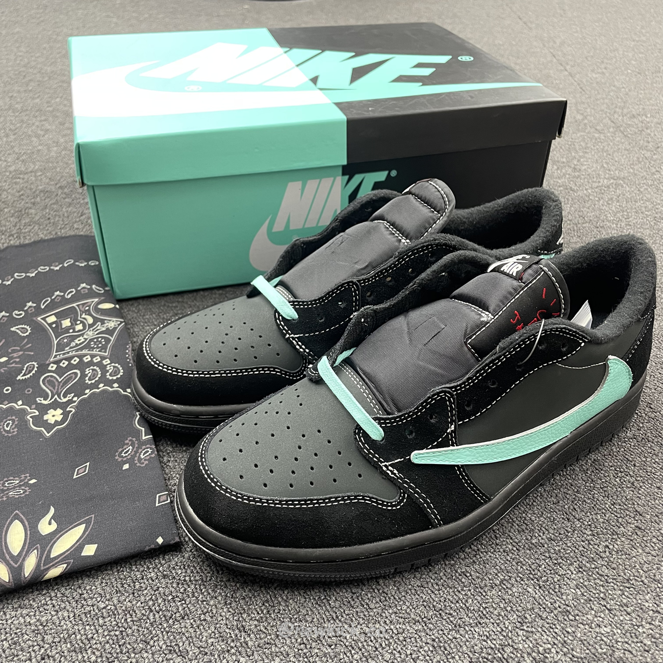 Air Jordan 1 Low Dazzles With Tiffany Cus Travis Dm7866 311 (9) - newkick.cc